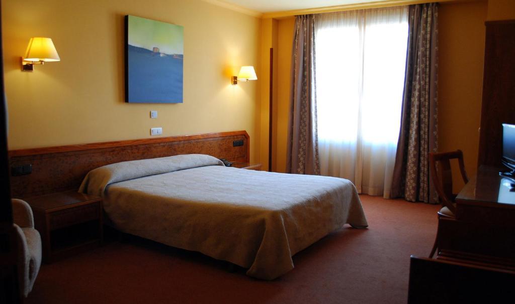 Hotel Gernika - Adults Only Bilik gambar