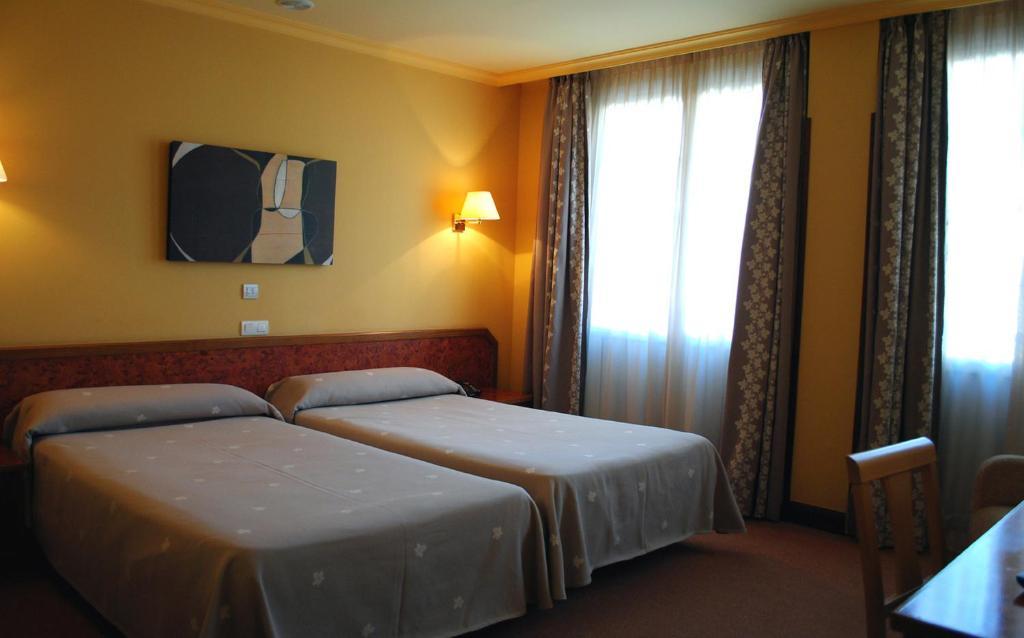 Hotel Gernika - Adults Only Bilik gambar